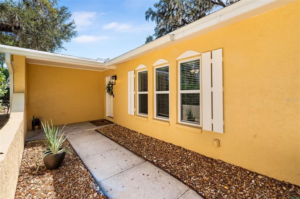 Active With Contract: $354,900 (3 beds, 2 baths, 1632 Square Feet)