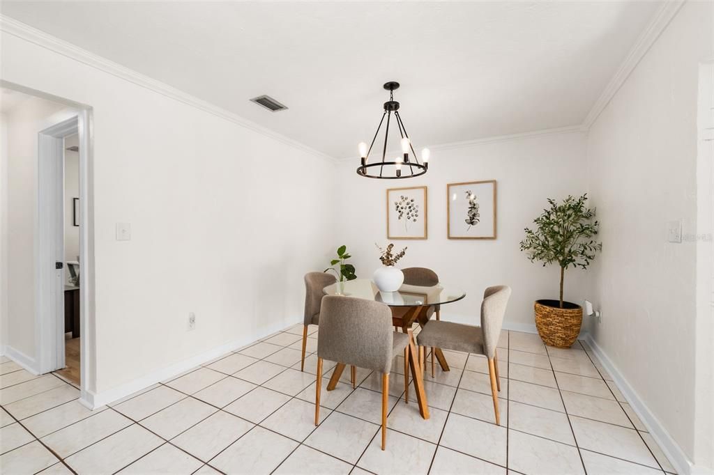 Active With Contract: $354,900 (3 beds, 2 baths, 1632 Square Feet)