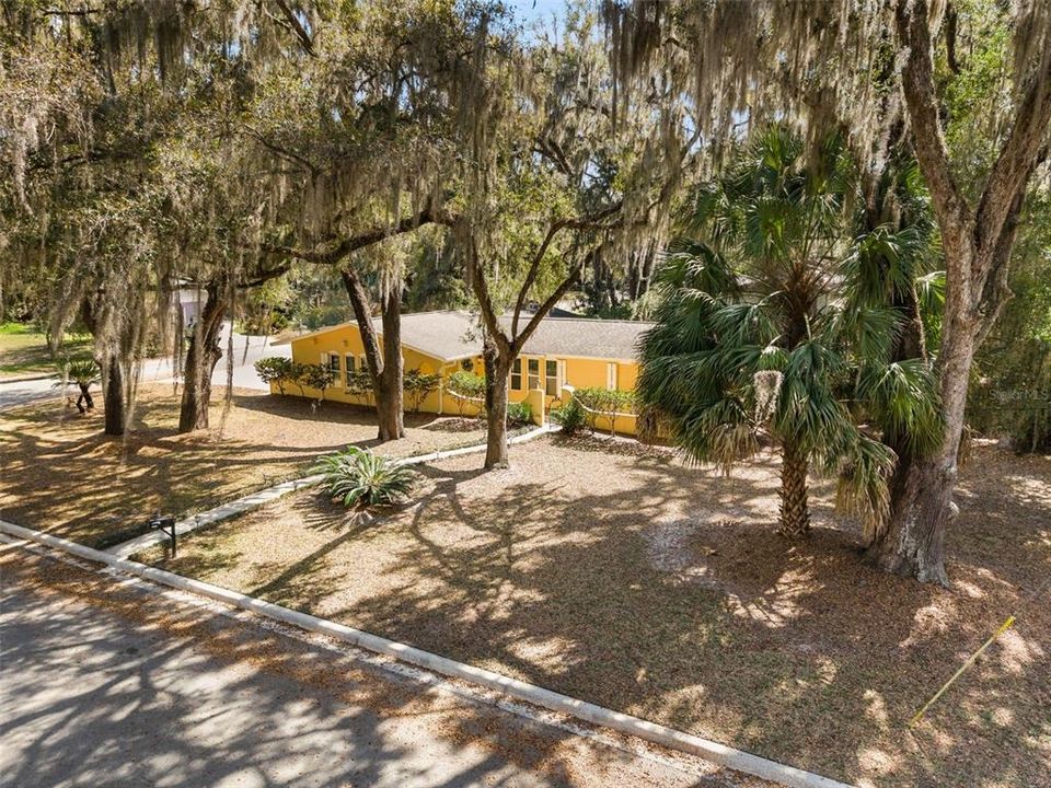 Active With Contract: $354,900 (3 beds, 2 baths, 1632 Square Feet)