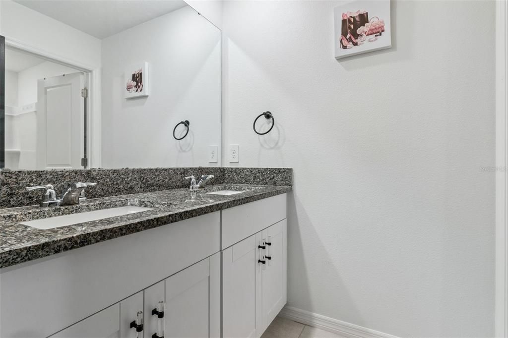 На продажу: $415,000 (5 спален, 2 ванн, 2954 Квадратных фут)