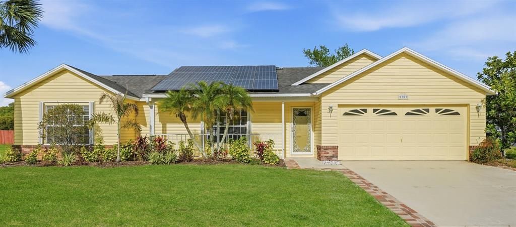 Activo con contrato: $370,000 (3 camas, 2 baños, 1918 Pies cuadrados)
