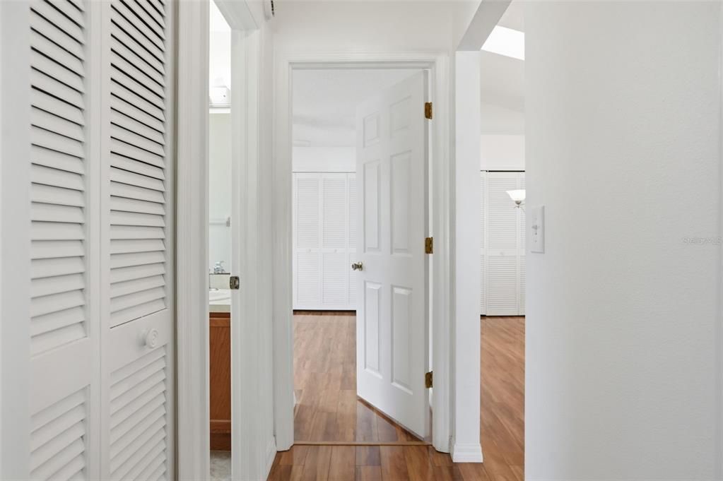 Activo con contrato: $370,000 (3 camas, 2 baños, 1918 Pies cuadrados)