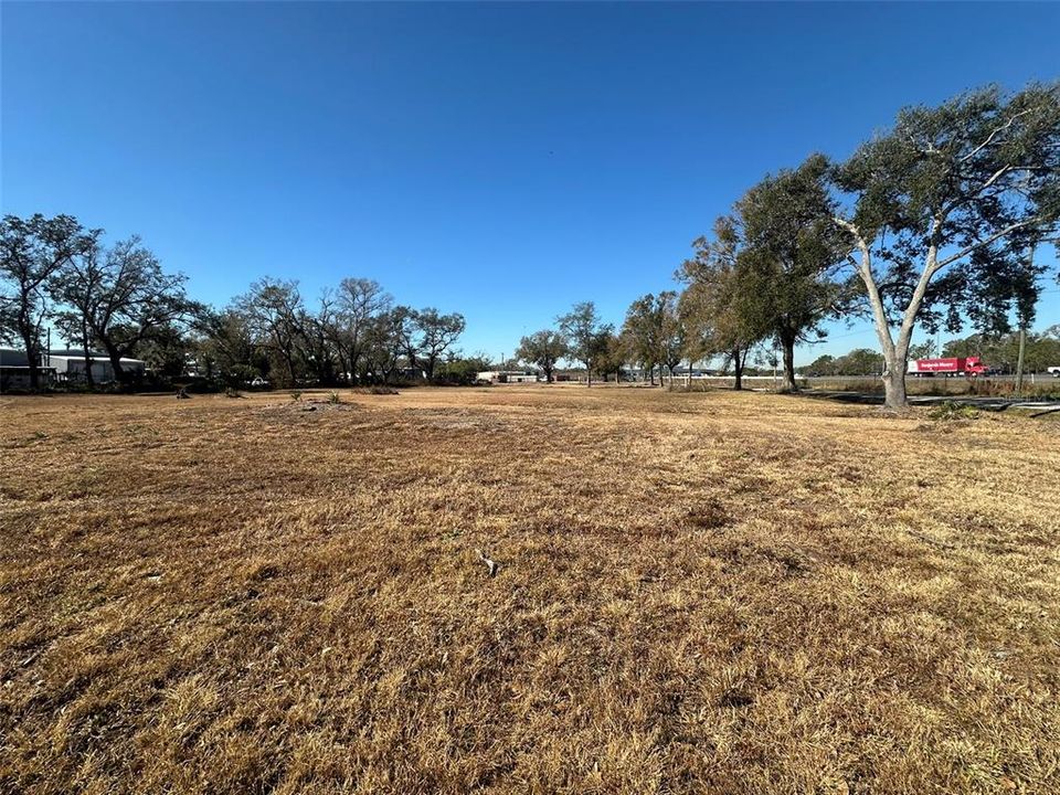 На продажу: $2,500,000 (2.13 acres)