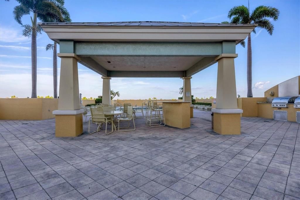 For Sale: $689,000 (2 beds, 2 baths, 2051 Square Feet)