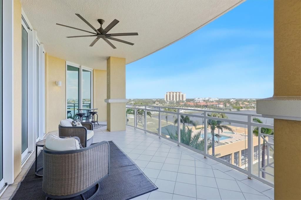 For Sale: $689,000 (2 beds, 2 baths, 2051 Square Feet)