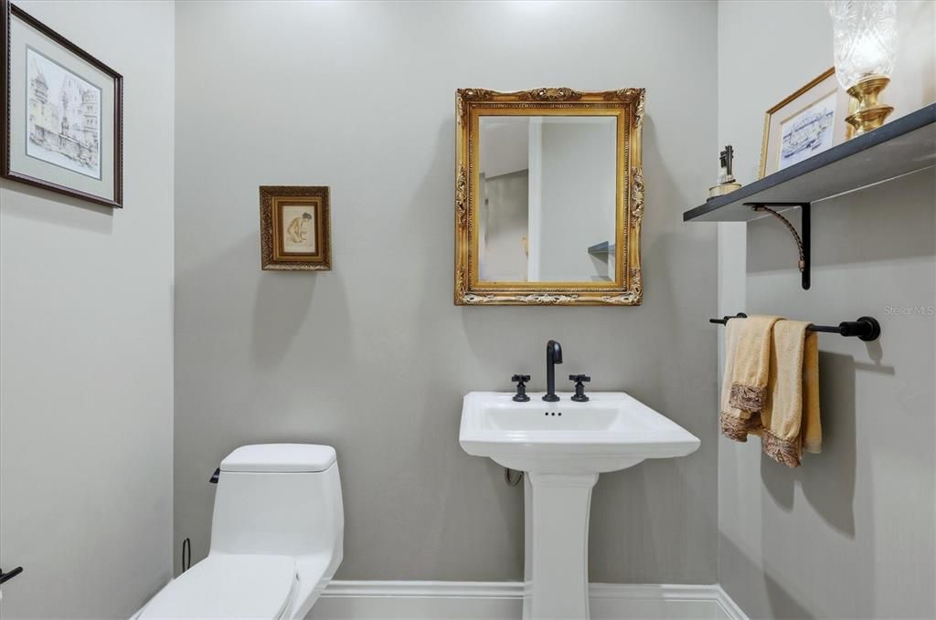 For Sale: $689,000 (2 beds, 2 baths, 2051 Square Feet)