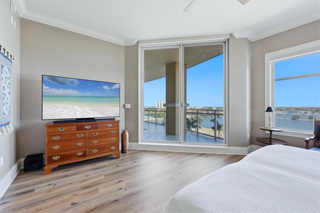 For Sale: $689,000 (2 beds, 2 baths, 2051 Square Feet)