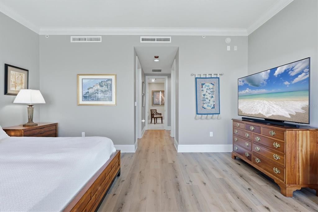 For Sale: $689,000 (2 beds, 2 baths, 2051 Square Feet)