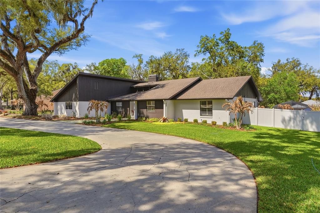 En Venta: $799,000 (4 camas, 3 baños, 3757 Pies cuadrados)