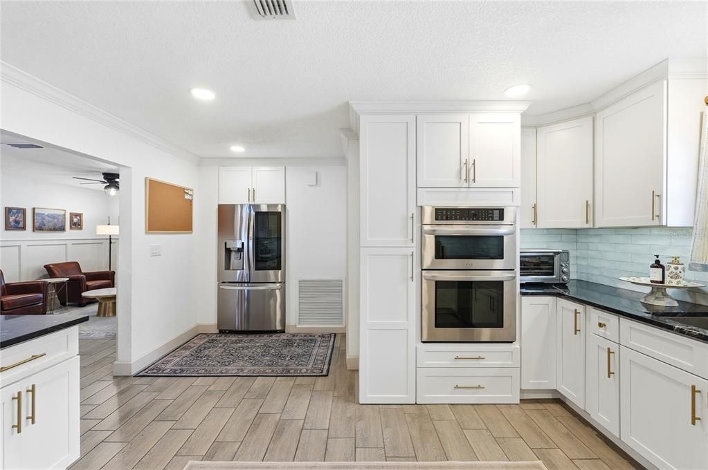 En Venta: $799,000 (4 camas, 3 baños, 3757 Pies cuadrados)