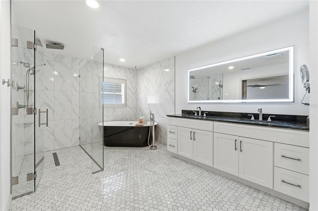 En Venta: $799,000 (4 camas, 3 baños, 3757 Pies cuadrados)
