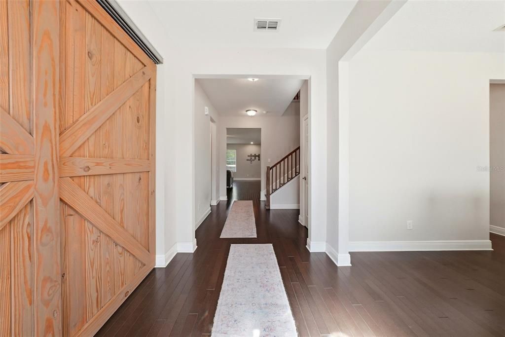 Activo con contrato: $699,000 (5 camas, 4 baños, 4953 Pies cuadrados)