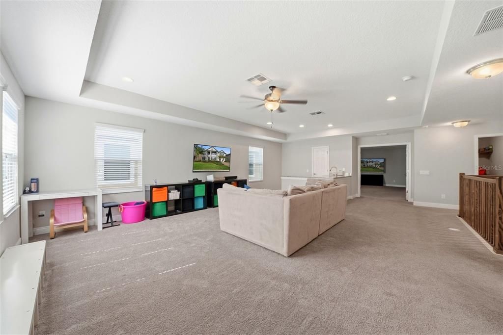 Activo con contrato: $699,000 (5 camas, 4 baños, 4953 Pies cuadrados)