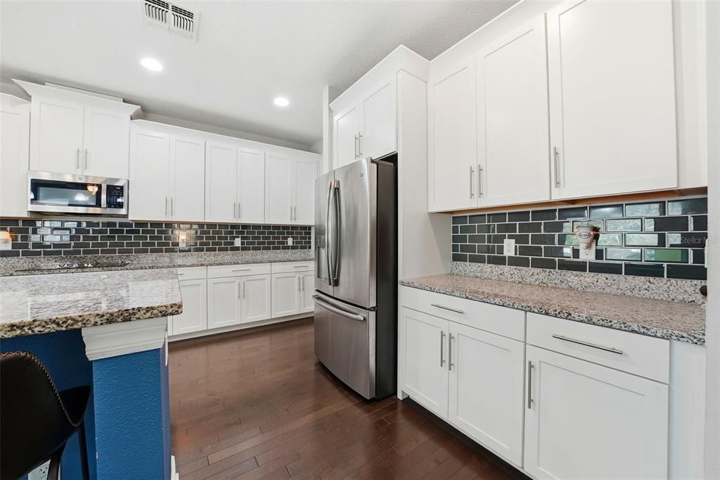 Activo con contrato: $699,000 (5 camas, 4 baños, 4953 Pies cuadrados)