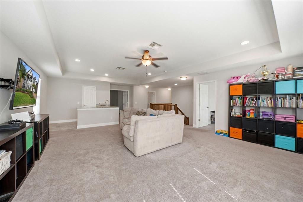 Activo con contrato: $699,000 (5 camas, 4 baños, 4953 Pies cuadrados)