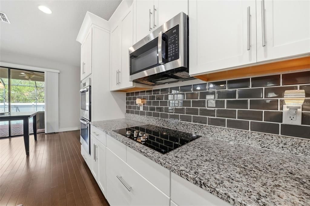 Activo con contrato: $699,000 (5 camas, 4 baños, 4953 Pies cuadrados)