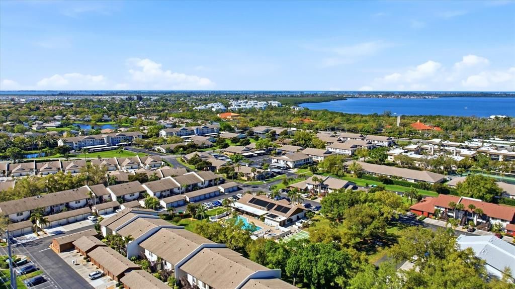 На продажу: $200,000 (2 спален, 2 ванн, 1240 Квадратных фут)