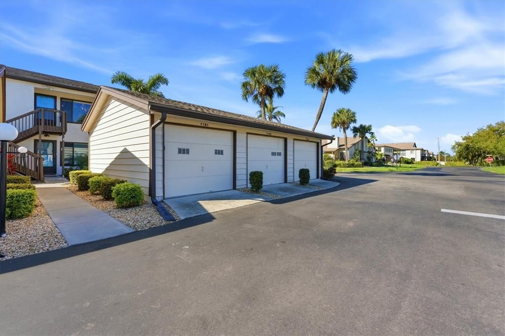 На продажу: $200,000 (2 спален, 2 ванн, 1240 Квадратных фут)