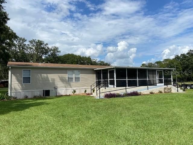For Rent: $1,950 (3 beds, 2 baths, 2052 Square Feet)