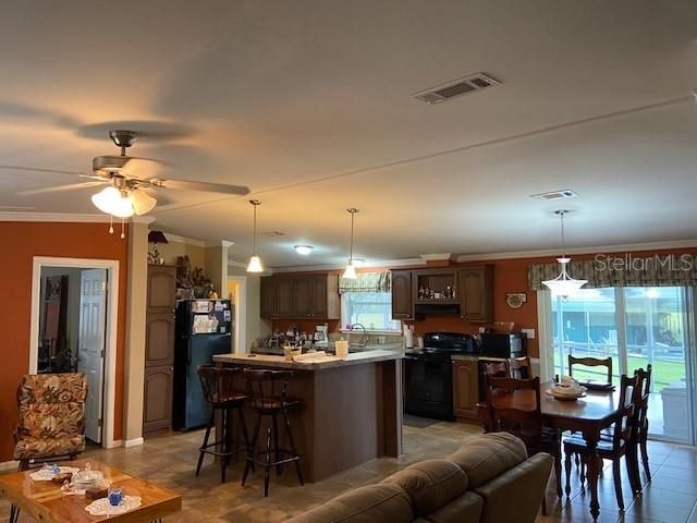 For Rent: $1,950 (3 beds, 2 baths, 2052 Square Feet)