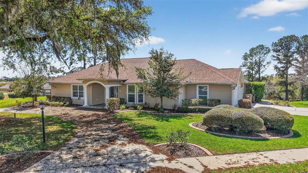 Active With Contract: $499,000 (3 beds, 3 baths, 2584 Square Feet)
