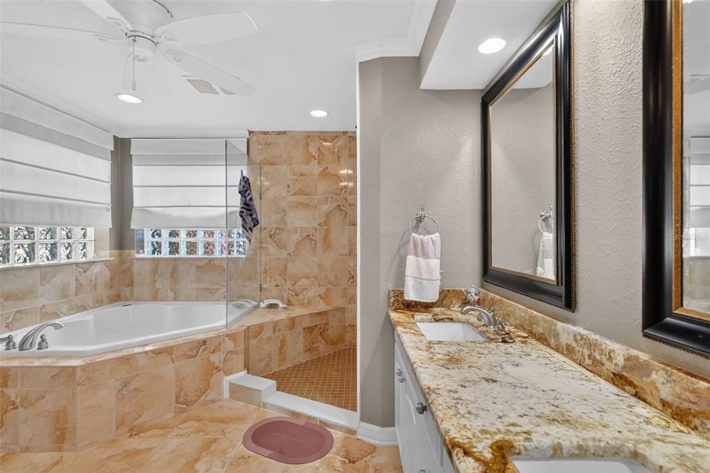 Active With Contract: $499,000 (3 beds, 3 baths, 2584 Square Feet)