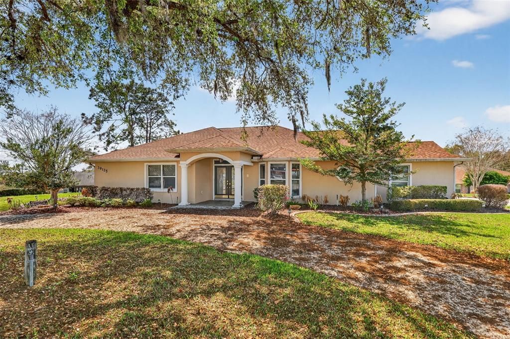 Active With Contract: $499,000 (3 beds, 3 baths, 2584 Square Feet)