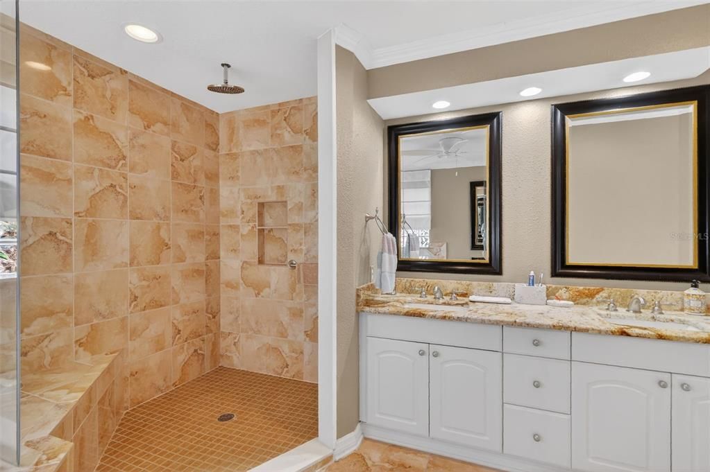 Active With Contract: $499,000 (3 beds, 3 baths, 2584 Square Feet)