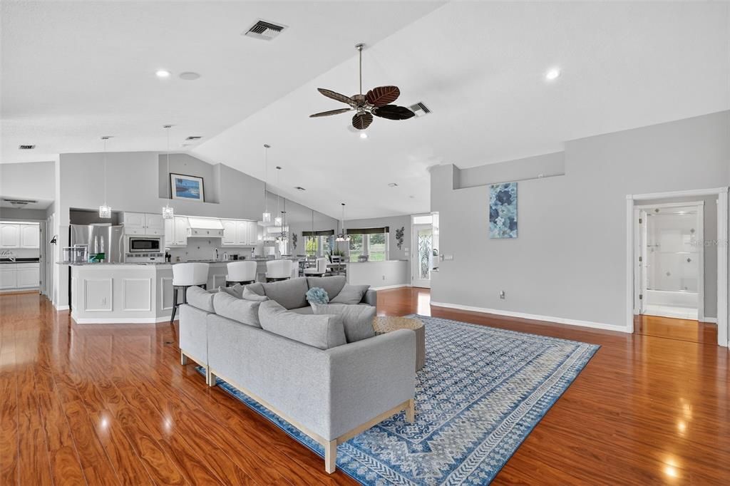 Active With Contract: $499,000 (3 beds, 3 baths, 2584 Square Feet)