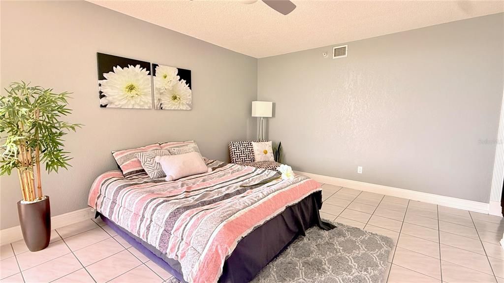 En Venta: $600,000 (2 camas, 2 baños, 1476 Pies cuadrados)