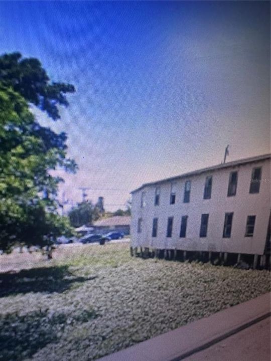 На продажу: $65,000 (0.08 acres)