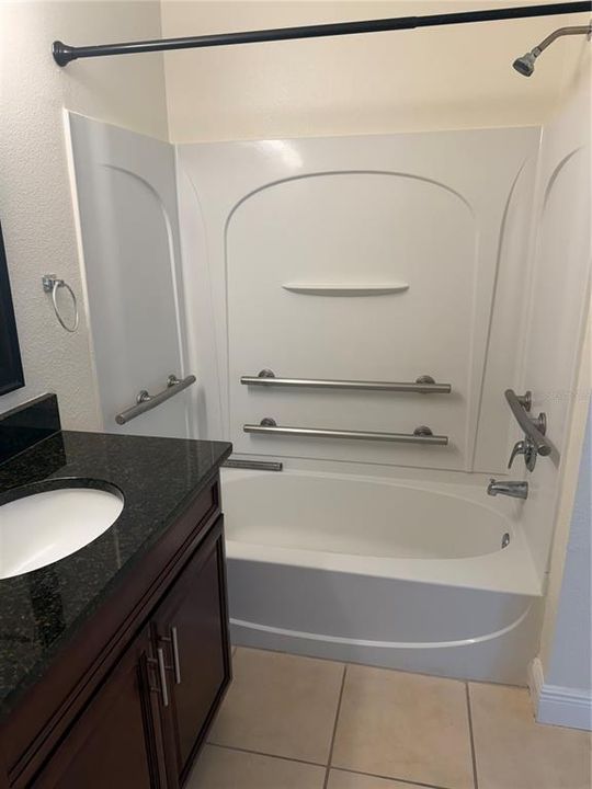 Activo con contrato: $209,900 (3 camas, 2 baños, 1204 Pies cuadrados)