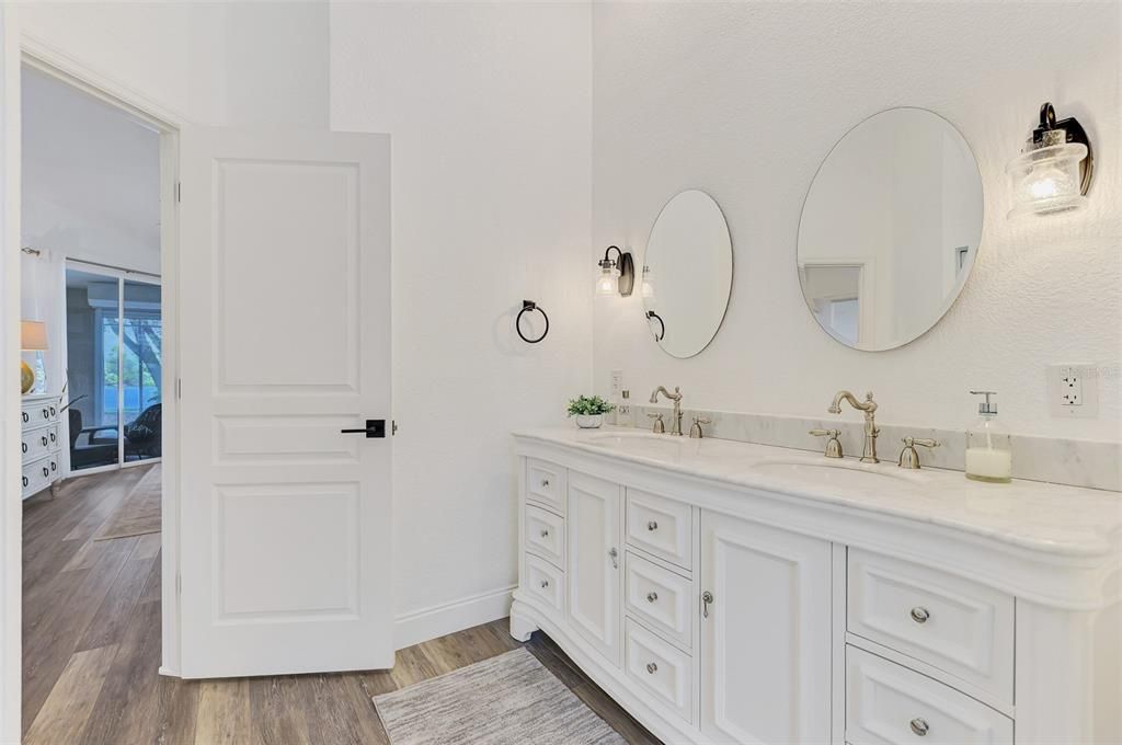 Active With Contract: $480,000 (3 beds, 2 baths, 1796 Square Feet)