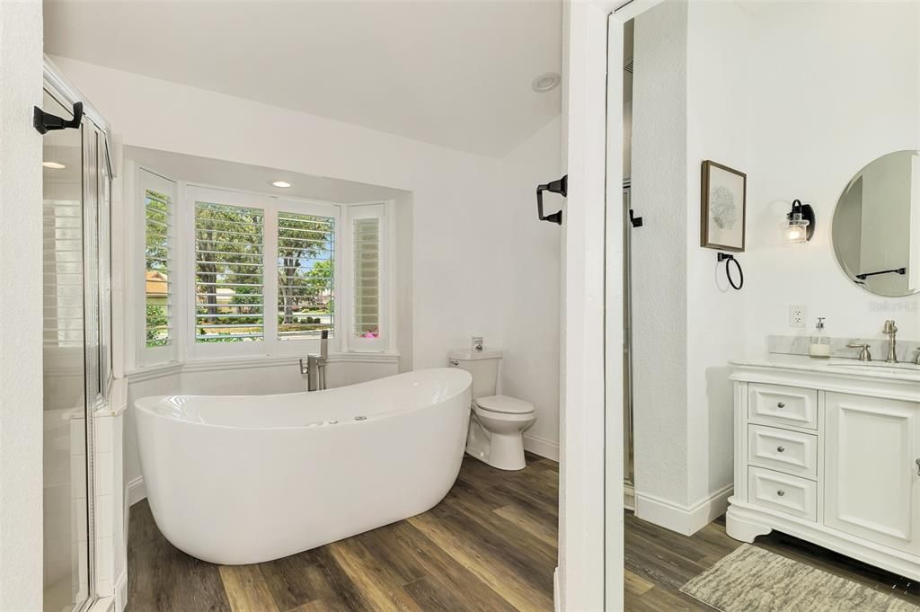 Active With Contract: $480,000 (3 beds, 2 baths, 1796 Square Feet)