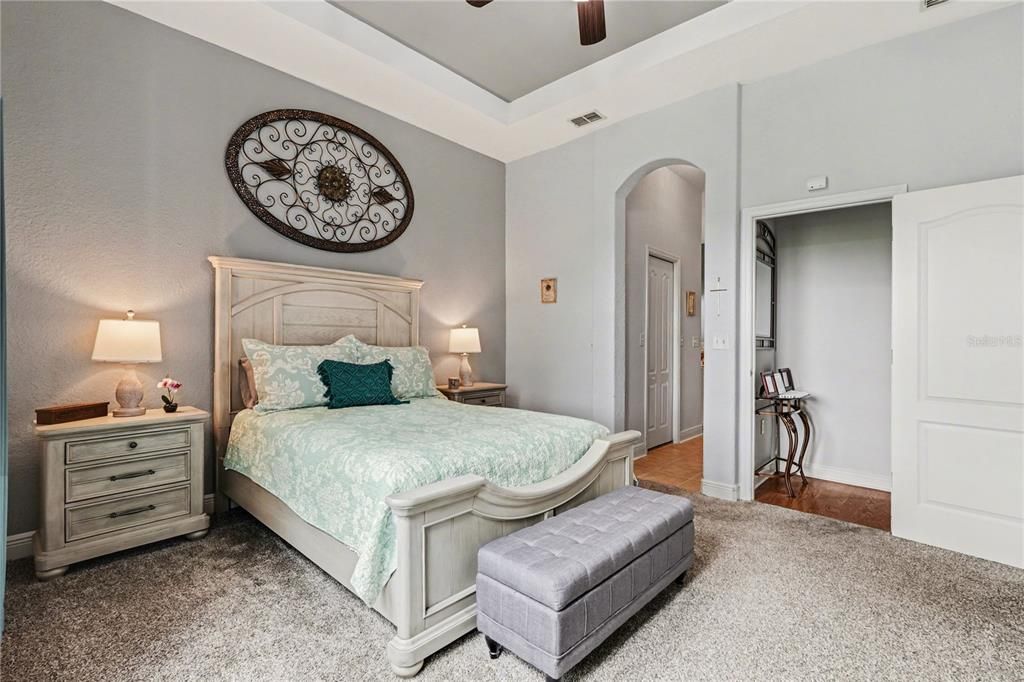 Active With Contract: $430,000 (3 beds, 2 baths, 2038 Square Feet)