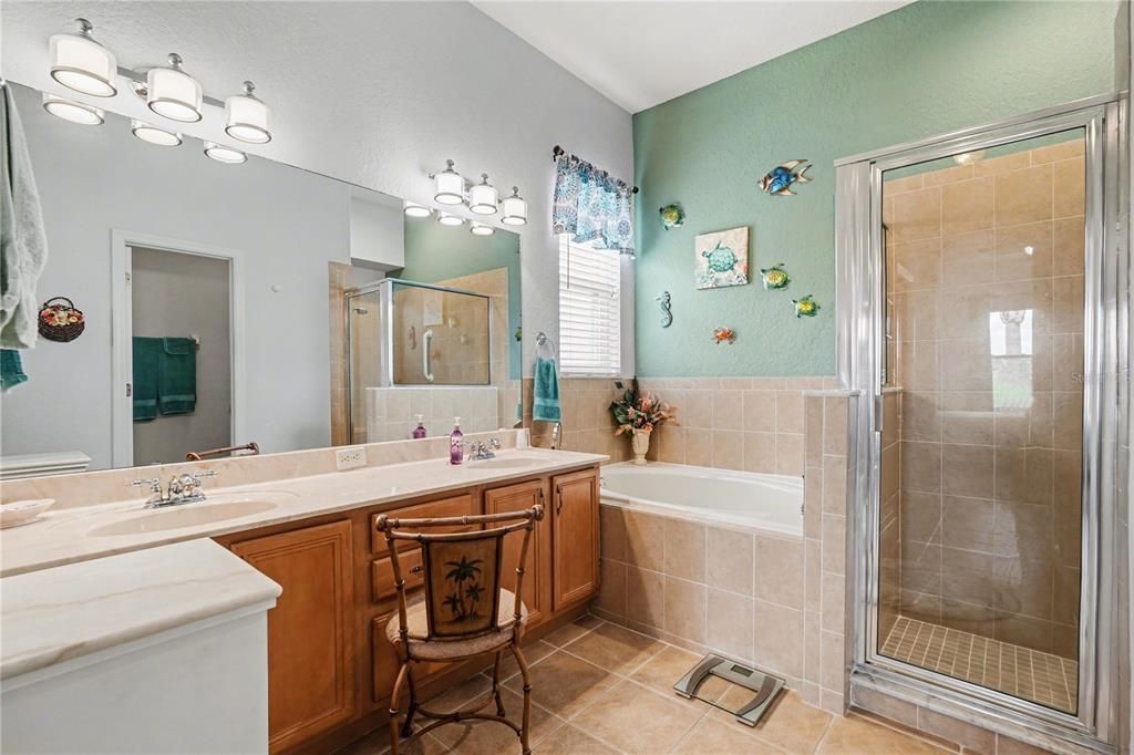 Active With Contract: $430,000 (3 beds, 2 baths, 2038 Square Feet)