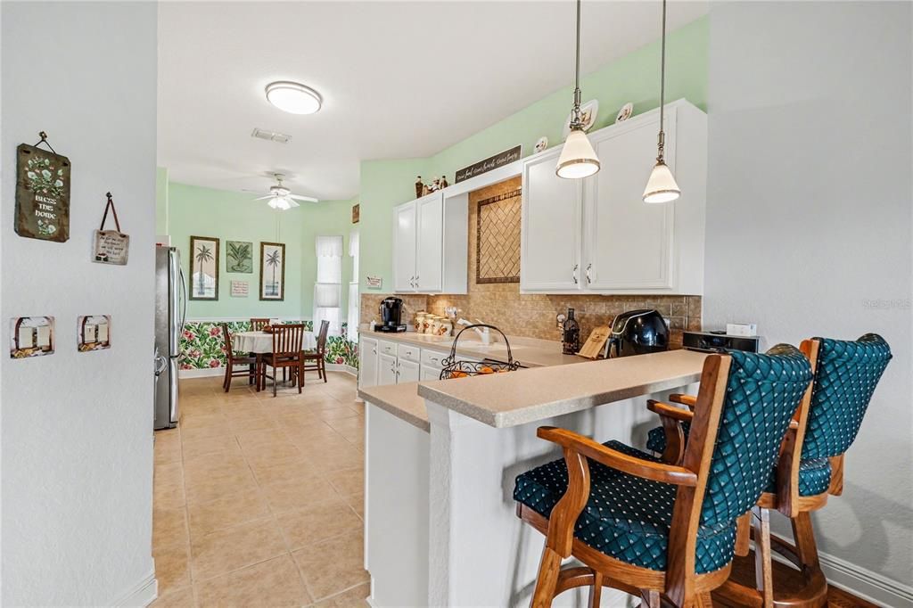 Active With Contract: $430,000 (3 beds, 2 baths, 2038 Square Feet)