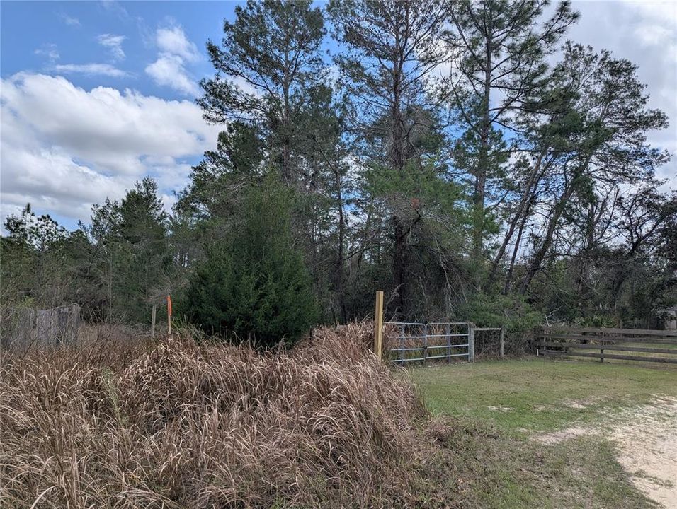 На продажу: $1,125,000 (15.20 acres)