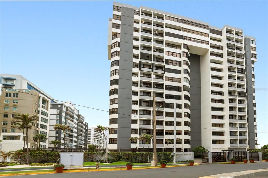 For Sale: $1,500,000 (2 beds, 2 baths, 1700 Square Feet)