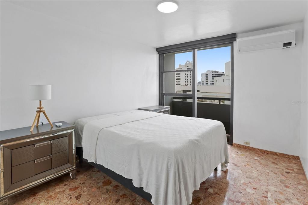 For Sale: $1,500,000 (2 beds, 2 baths, 1700 Square Feet)