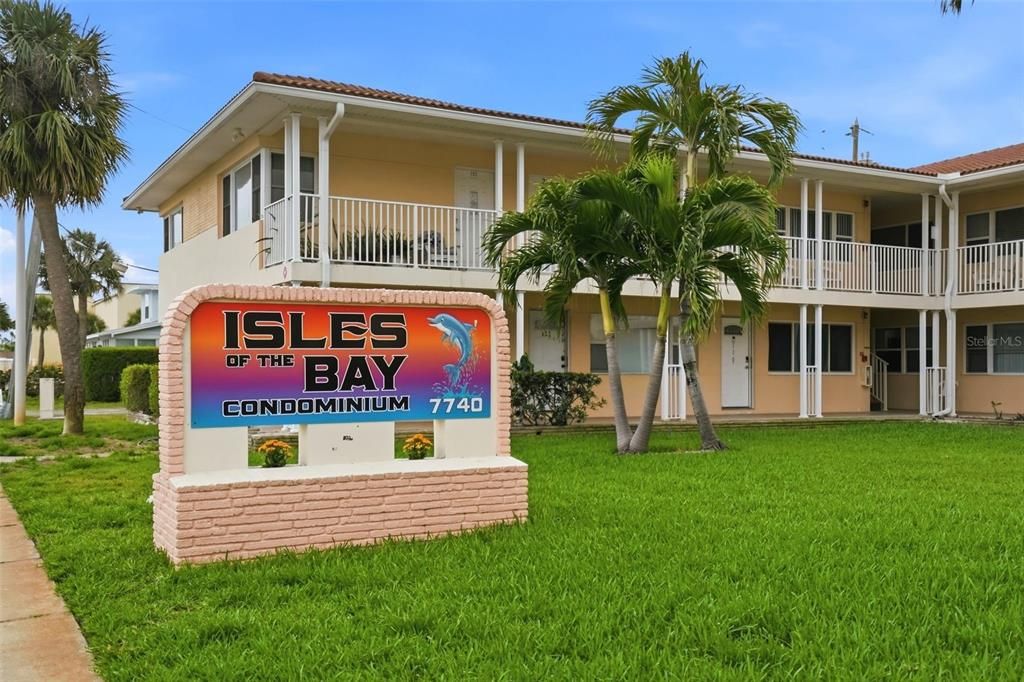 Active With Contract: $154,900 (1 beds, 1 baths, 435 Square Feet)