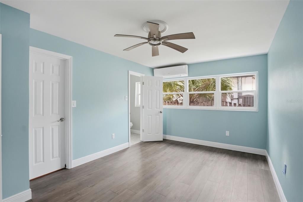 Active With Contract: $154,900 (1 beds, 1 baths, 435 Square Feet)