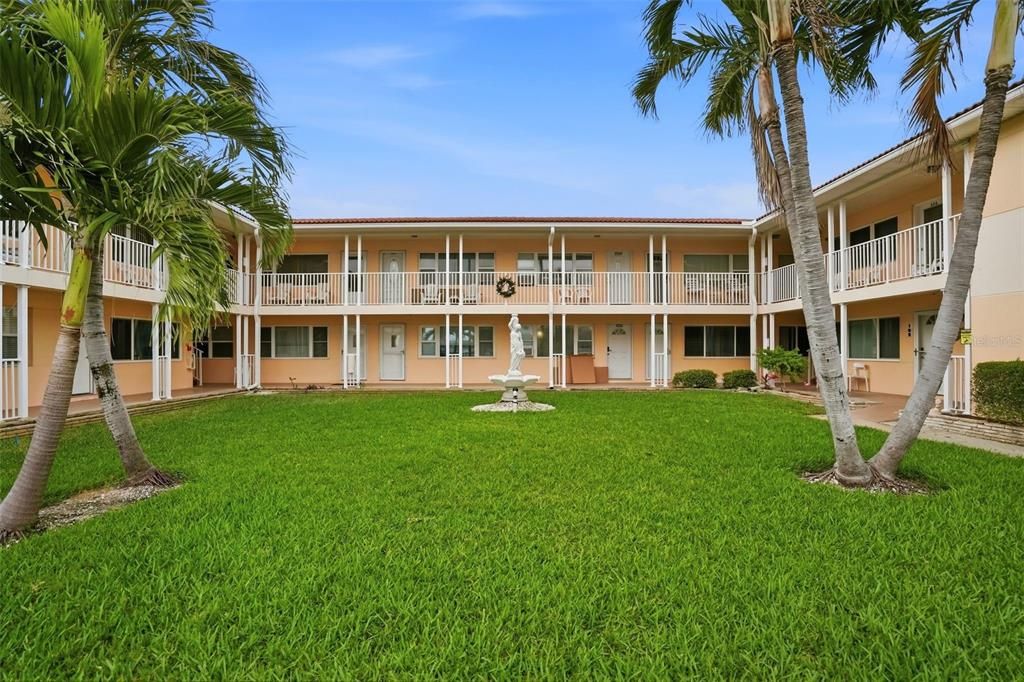 Active With Contract: $154,900 (1 beds, 1 baths, 435 Square Feet)