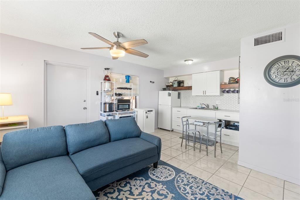 待售: $90,000 (1 贝兹, 1 浴室, 442 平方英尺)