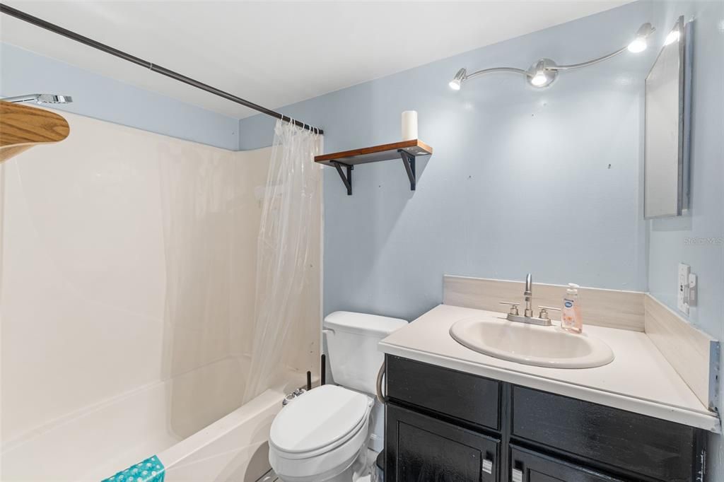 待售: $90,000 (1 贝兹, 1 浴室, 442 平方英尺)