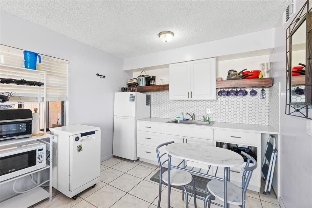 待售: $90,000 (1 贝兹, 1 浴室, 442 平方英尺)