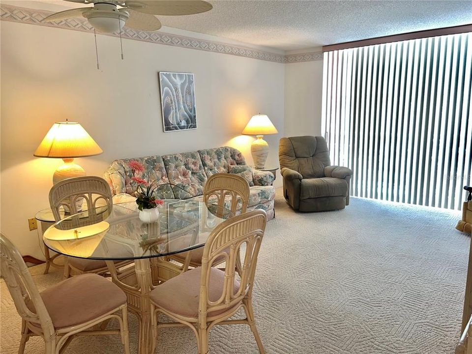 На продажу: $99,900 (1 спален, 1 ванн, 703 Квадратных фут)