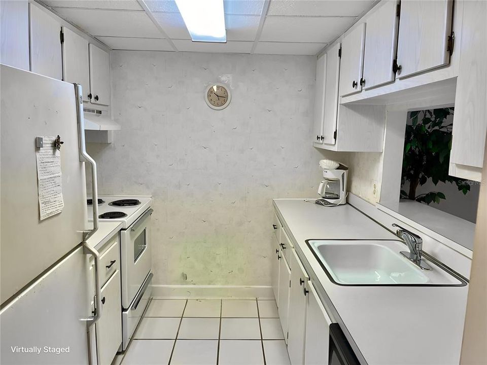 На продажу: $99,900 (1 спален, 1 ванн, 703 Квадратных фут)