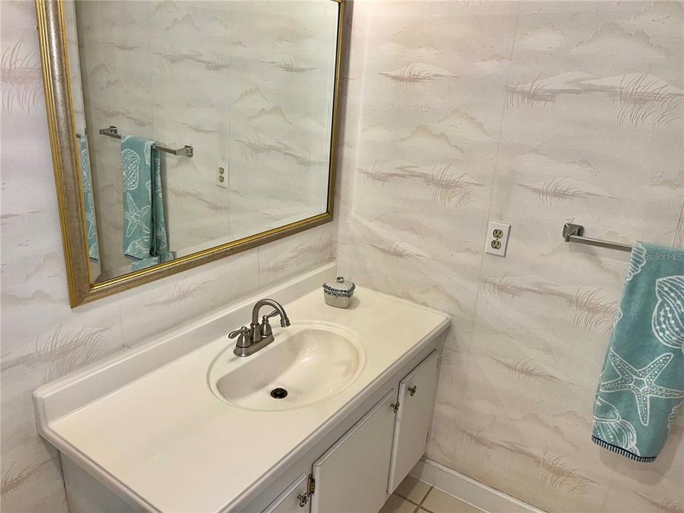 На продажу: $99,900 (1 спален, 1 ванн, 703 Квадратных фут)