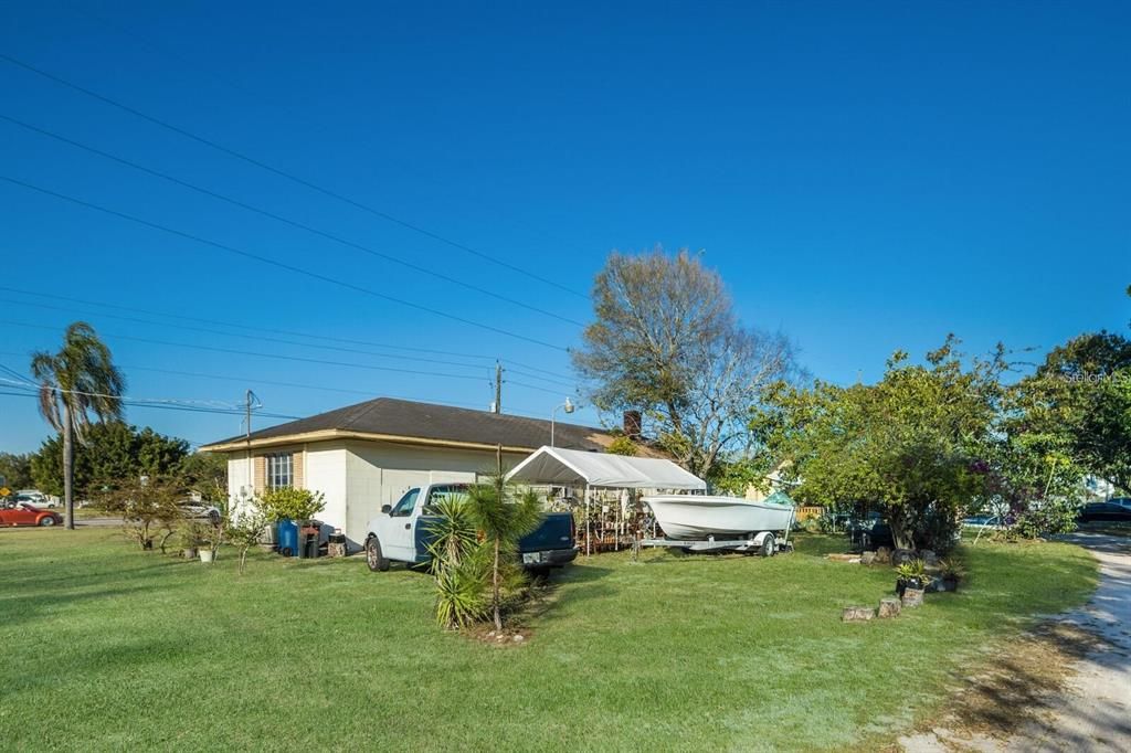 En Venta: $1,750,000 (6.48 acres)